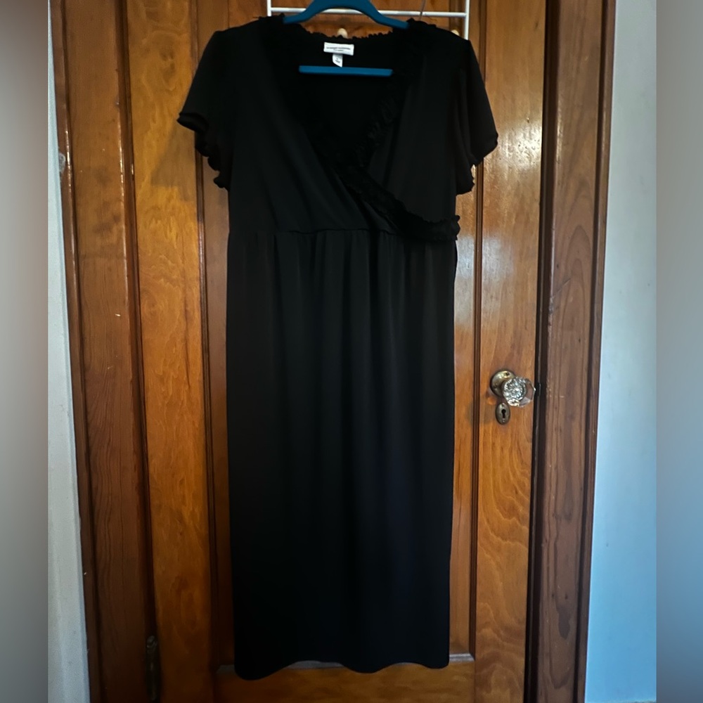 Liz Lange Maternity for Target, Below-Knee Black Dress, Size Large